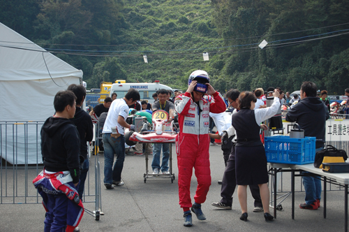 111009max_079