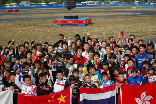 111009max_081