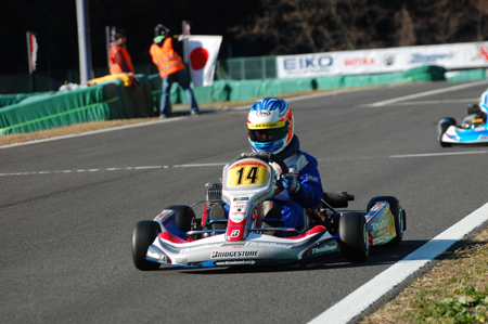 121209fes5_033